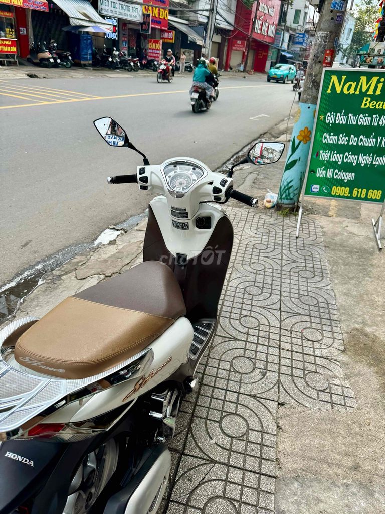 🟢🟢 SH Mode ABS trắng đký cuối 2019 xe đẹp có góp. Mua bán Xe máy tại Thành phố Biên Hòa Đồng Nai được đăng bởi XE MÁY CŨ THÀNH MỸ  hình 6