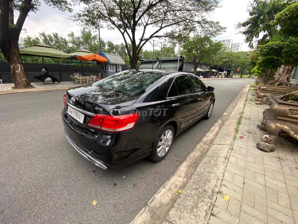 Черный автомобильный номер Toyota Camry 3.5Q