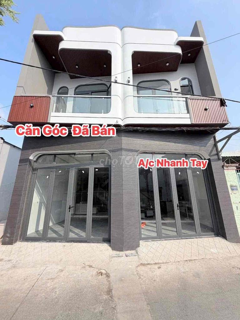 cách Nguyễn Ái Quốc 100m đường ô tô tránh nhau, ngay quảng trường