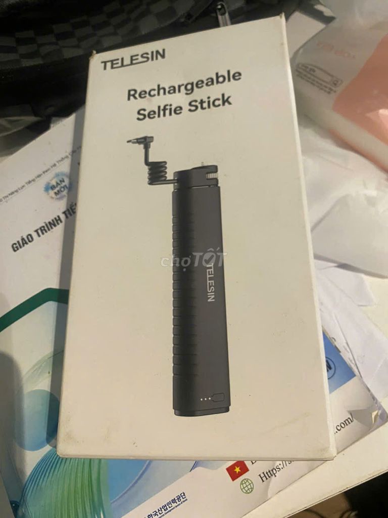 Gậy kéo dài kèm pin 10000mah Telesin. Mua bán Máy ảnh, Máy quay tại Quận Hải Châu Đà Nẵng được đăng bởi Hòang Nguyễn Minh hình 1