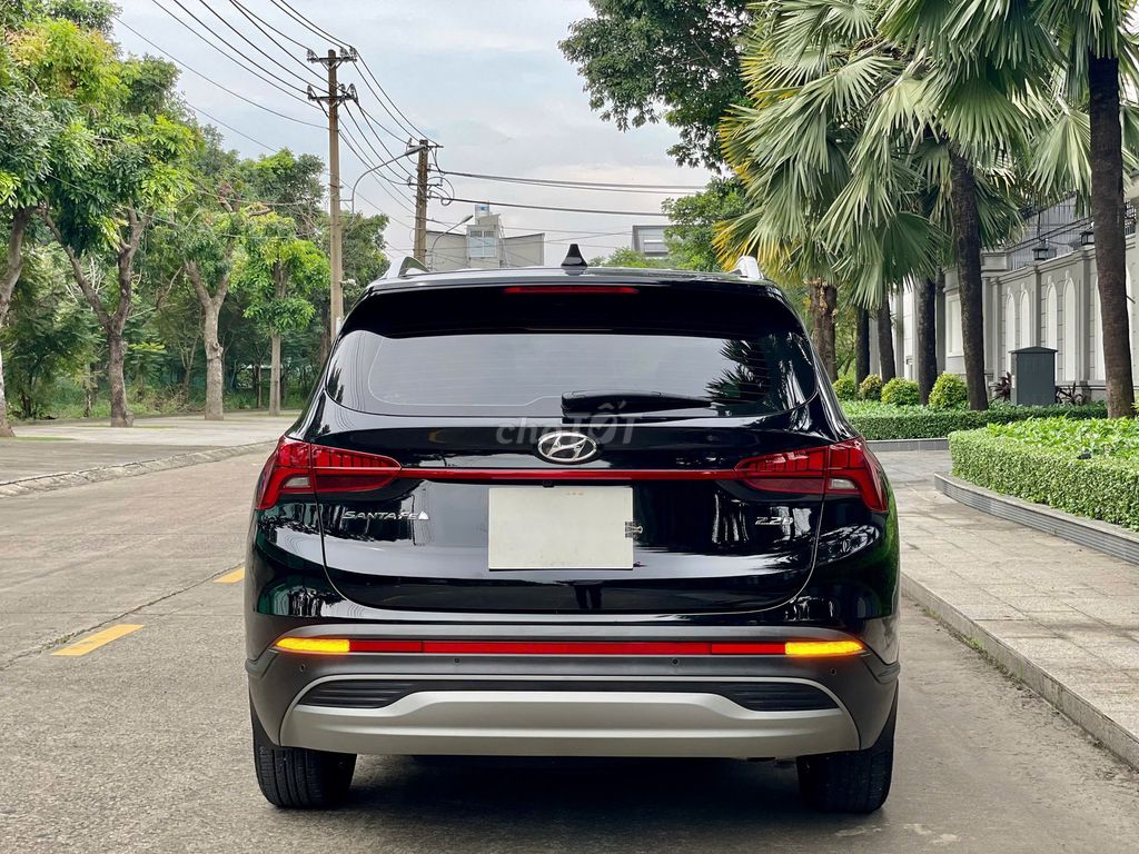 Hyundai Santa Fe 2.2 tiêu chuẩn 2023 - 19000km. Mua bán Ô tô tại Thành phố Dĩ An Bình Dương được đăng bởi Siêu Thị Ô Tô Bình Dương  hình 4