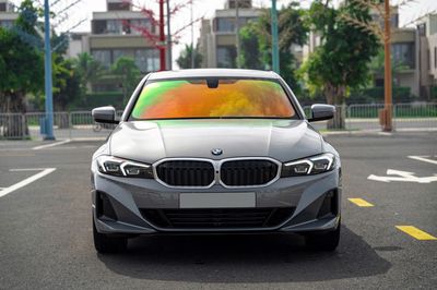 BMW 320i Sport Line LCI 2025 500 km