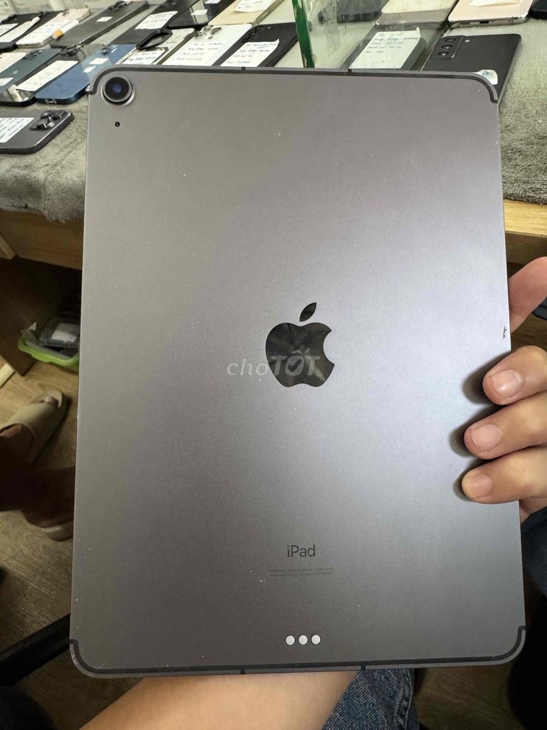 Apple iPad Air 4 64GB Xám 4G. Mua bán Máy tính bảng tại Quận Đống Đa Hà Nội được đăng bởi Lê Khuyến hình 1