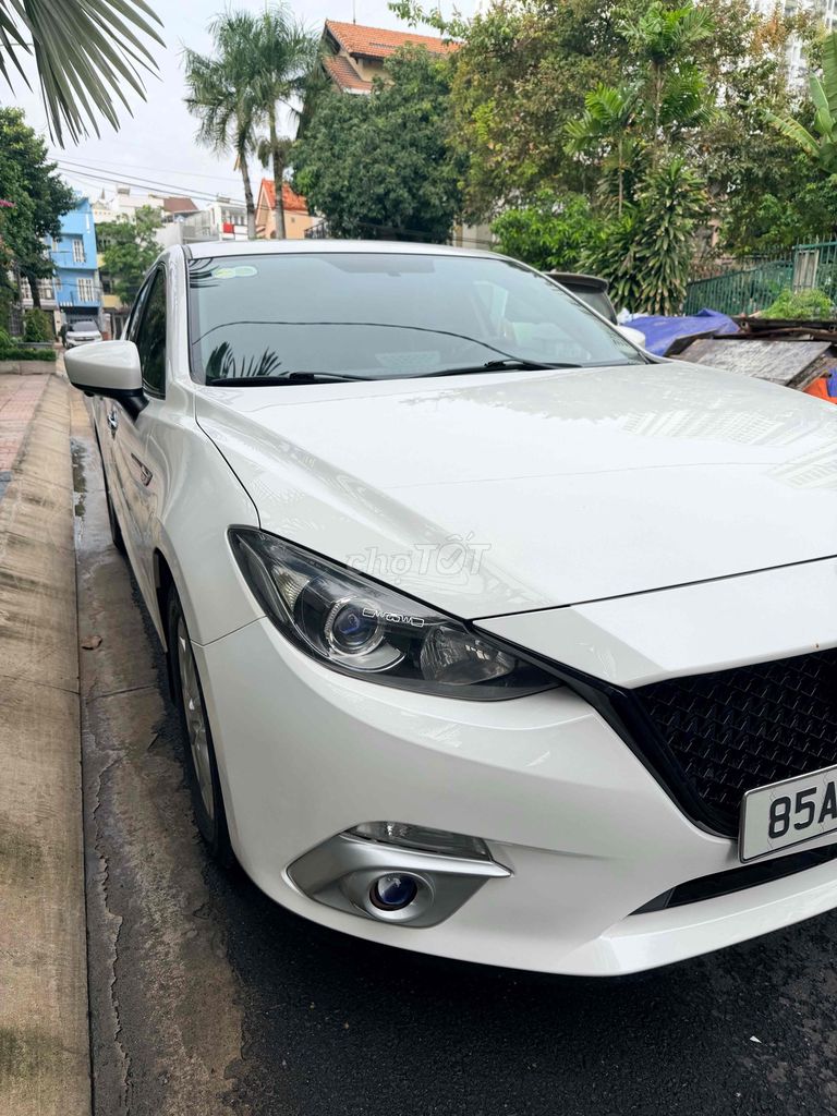 Mazda Mazda 3 белый 5 мест бензин