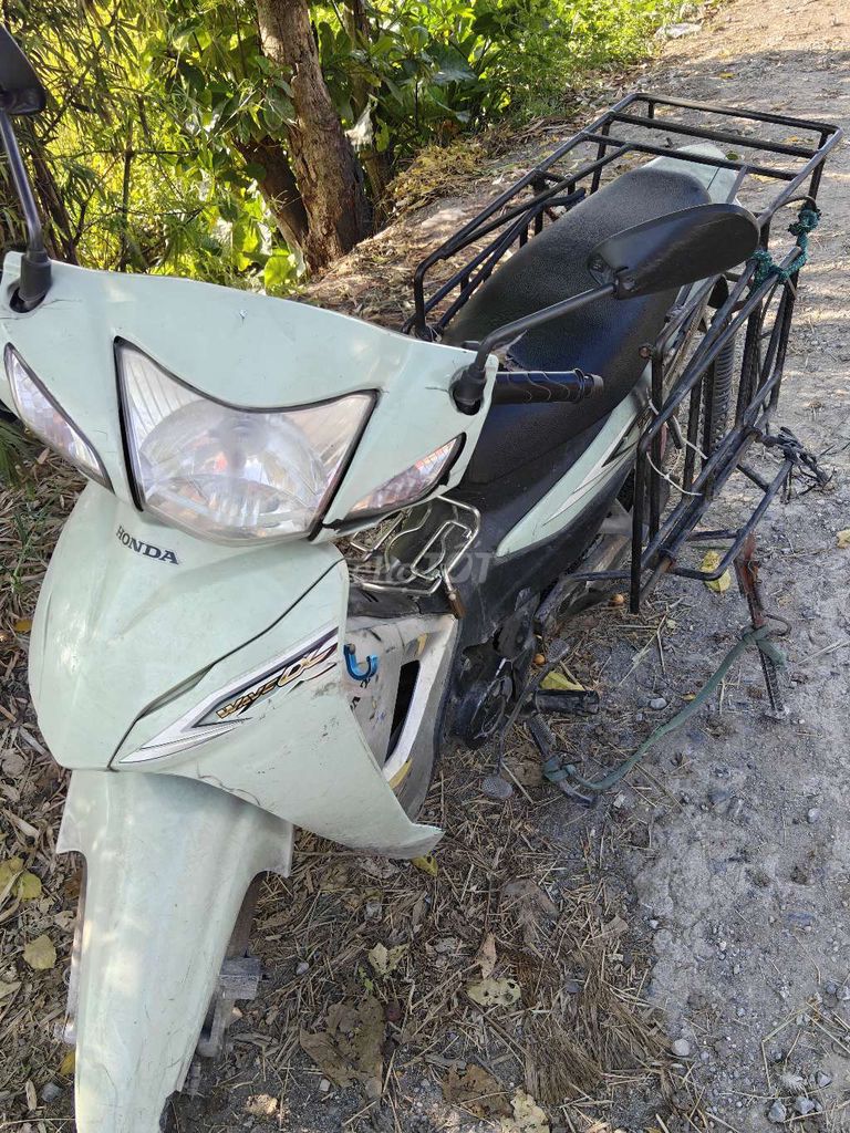 Xe chuyên chở hàng sãn giá. Mua bán Xe máy tại Quận Đống Đa Hà Nội được đăng bởi N tu hình 2