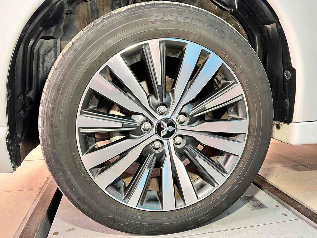 Mitsubishi Outlander 2022 2.0 Premium - 26326 km. Mua bán Ô tô tại Quận 7 Tp Hồ Chí Minh được đăng bởi Mitsubishi Thông  hình 12