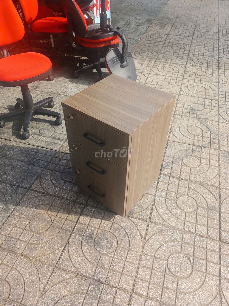 tủ cóc 3 ngăn cói khóa đầy đủ