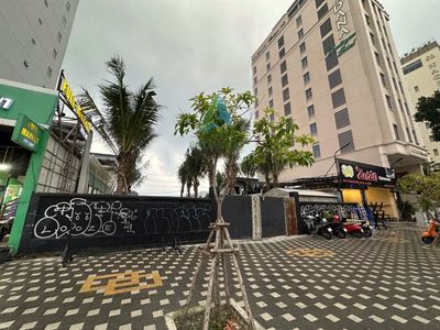 CHO THUÊ ĐẤT 822m2 MẶT TIỀN ĐƯỜNG PHẠM VĂN ĐỒNG