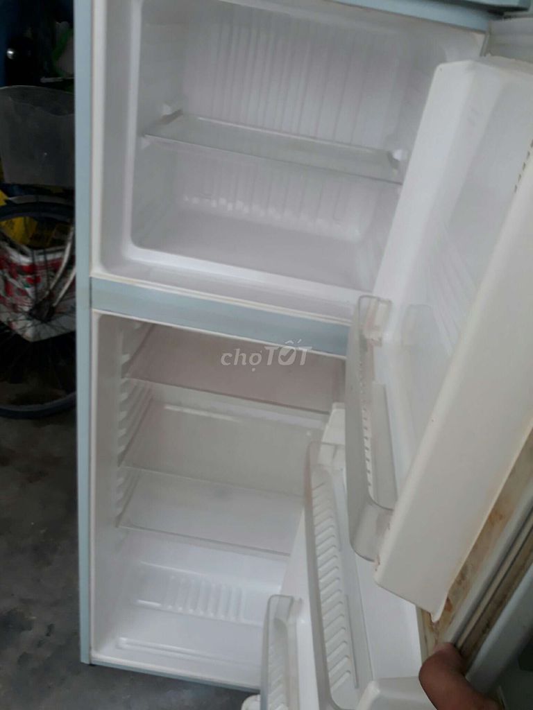0352493091 - Tủ lạnh Sanyo 130l như đang xài tốt