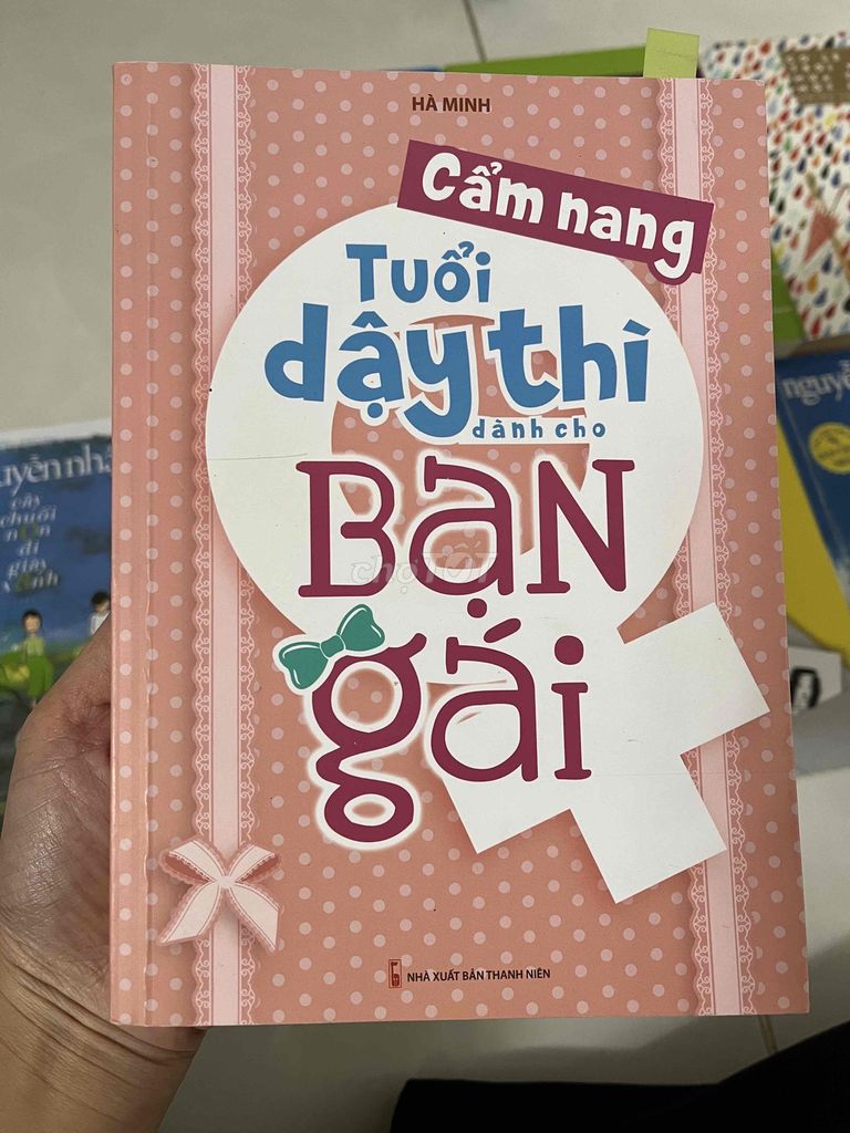 pass sách Cẩm nang tuổi dậy thì bạn gái 50k