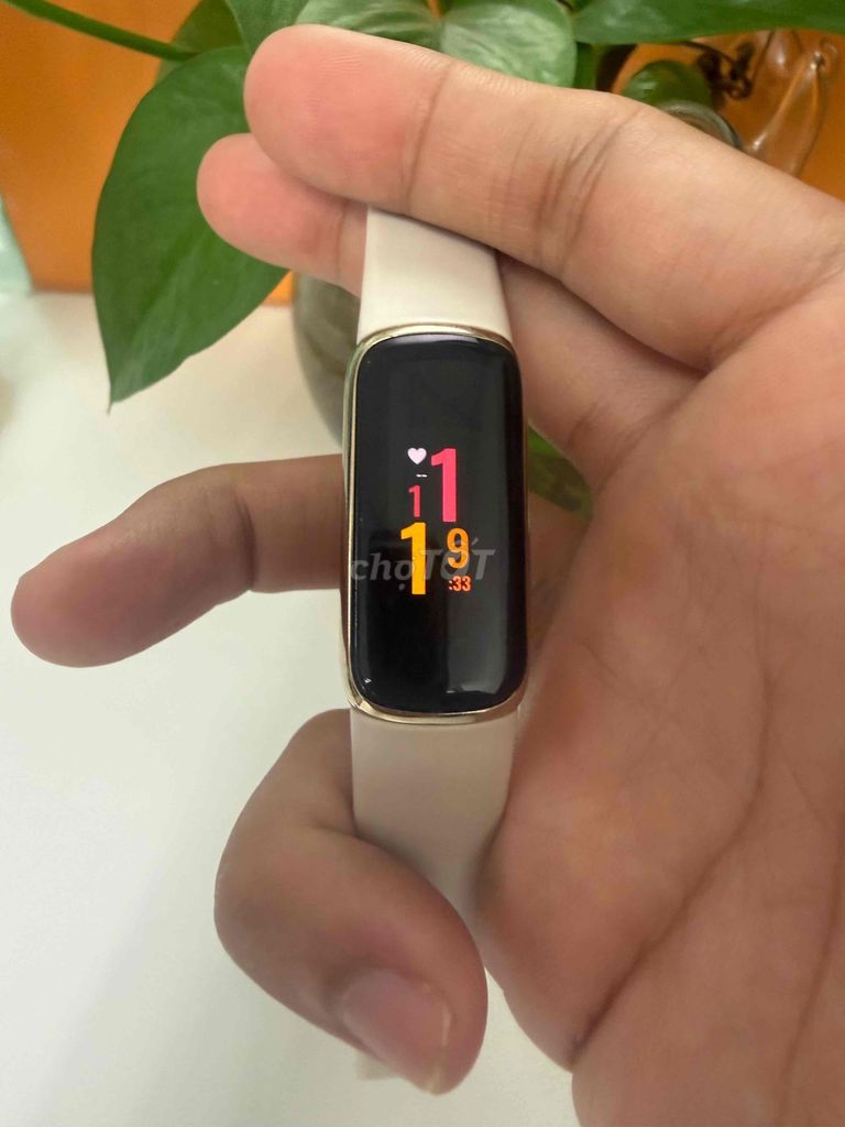 Fitbit Luxe Thép Vàng đồng. Mua bán Thiết bị đeo thông minh tại Quận 3 Tp Hồ Chí Minh được đăng bởi Nguyen An hình 1