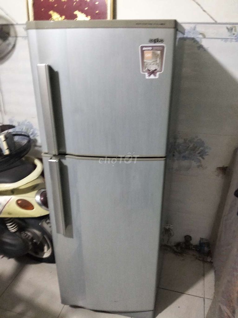 Tủ lạnh Sanyo Xám tiết kiệm điện còn tốt. Mua bán Tủ lạnh tại Quận 11 Tp Hồ Chí Minh được đăng bởi Ngọc hình 1