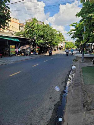 HÀNG XÓM TÂN BÌNH , DT 7x10 2 TẦNG , HẺM THÔNG THOÁNG , NHỈNH 4 TỶ