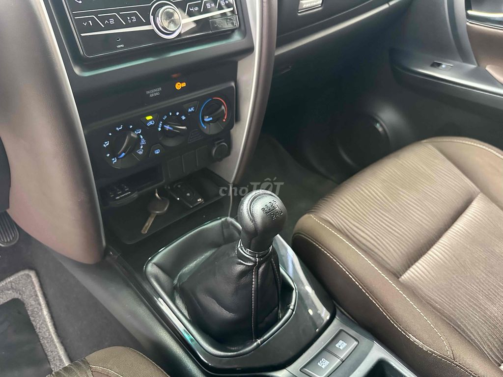 Toyota Fortuner 2.4G MT 2017 - 66.000km 1 đời chủ. Mua bán Ô tô tại Quận Bình Tân Tp Hồ Chí Minh được đăng bởi Hai Tran Auto hình 8