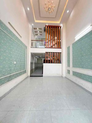 Rent · 4 bd · 200 м² · Quận 12, ул. Đường Hà Huy Giáp