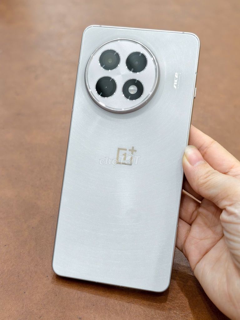 ACE, Oneplus ACE 5 bản xách tay 12-256gb màu Bạc. Mua bán Điện thoại tại Quận Đống Đa Hà Nội được đăng bởi Hn Store hình 1