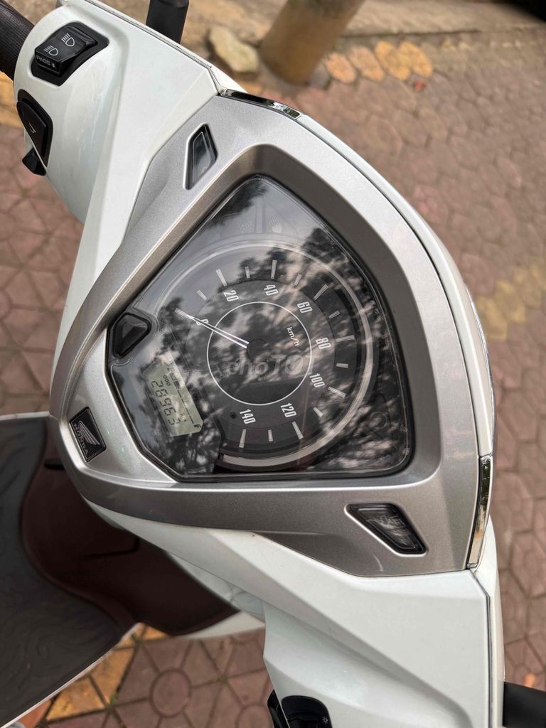 Lead 2018 khóa thông minh zin cứg áo dán keo trong. Mua bán Xe máy tại Thành phố Quảng Ngãi Quảng Ngãi được đăng bởi Hien hình 14