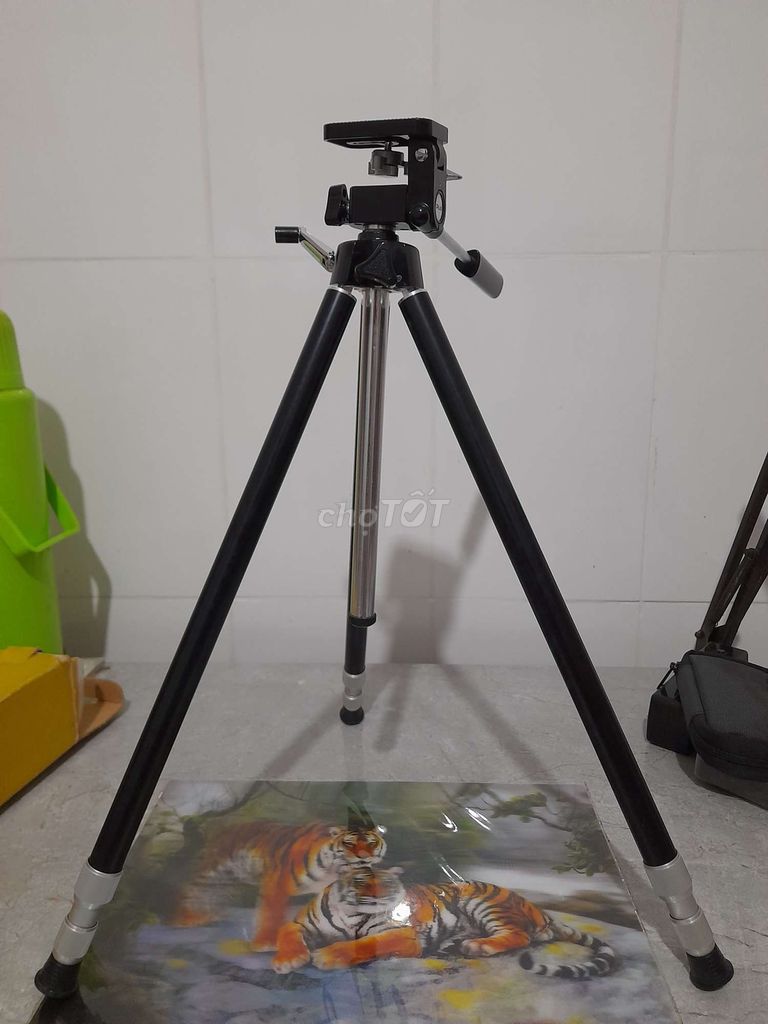 Tripod PLUS cao 1m315 Made In Japan mới 98%