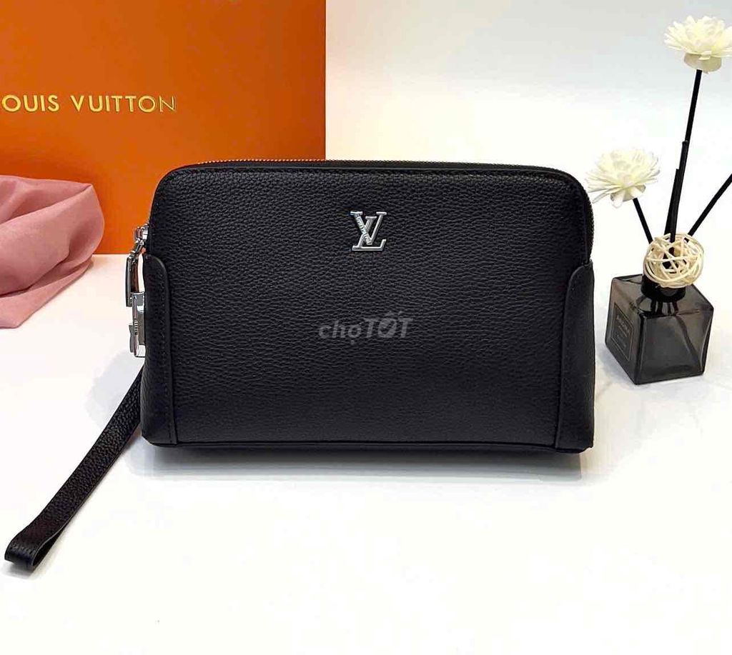 Clutch LV đơn giản mà rất sang