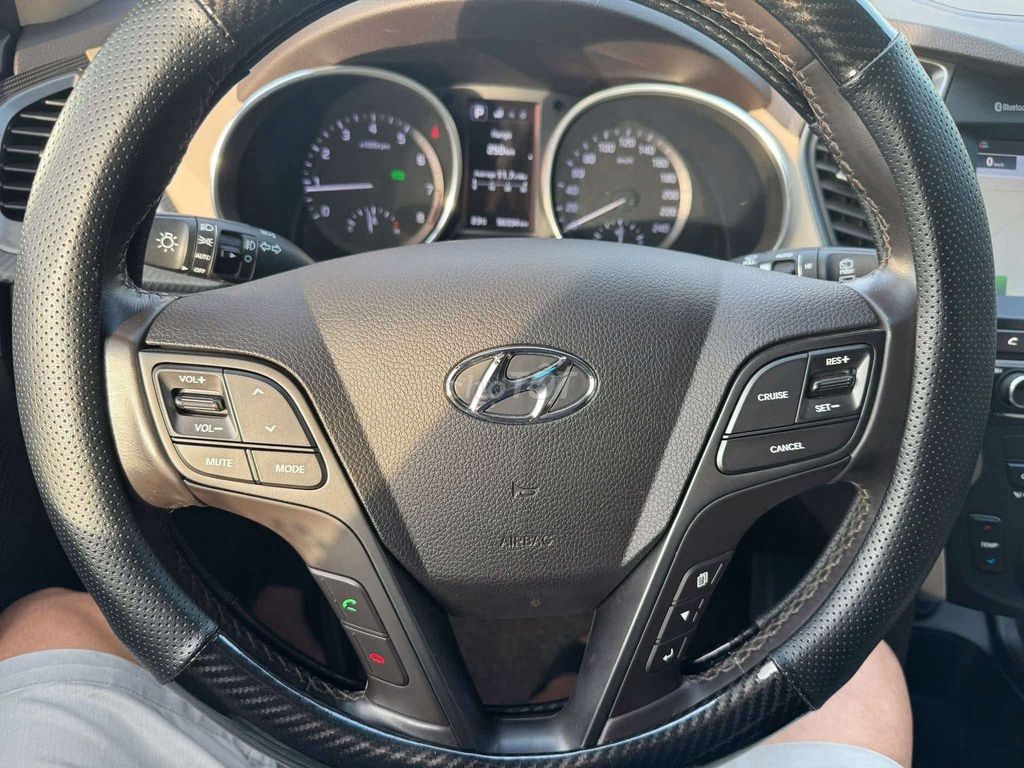 Hyundai Santa Fe 2018 Xăng 50.000 km Trắng. Mua bán Ô tô tại Thành phố Biên Hòa Đồng Nai được đăng bởi Đặng Lê Nhựt Trường hình 5