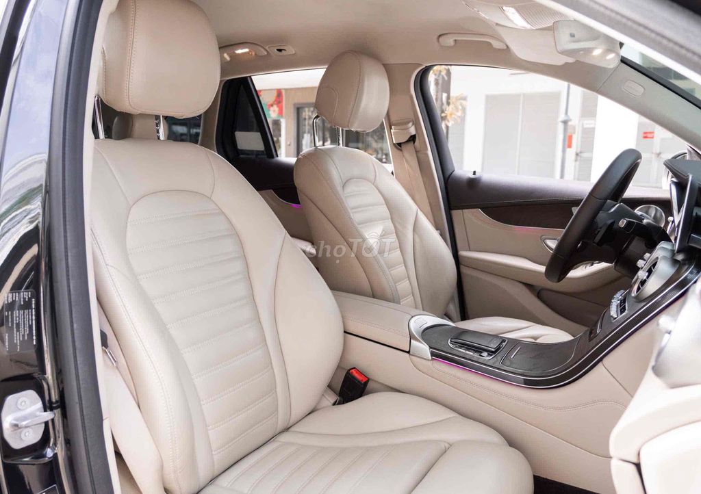 Mercedes GLC200 4Matic Model 2021 Đen/Kem. Mua bán Ô tô tại Quận 7 Tp Hồ Chí Minh được đăng bởi Thật Nguyễn LongAnh Auto hình 7