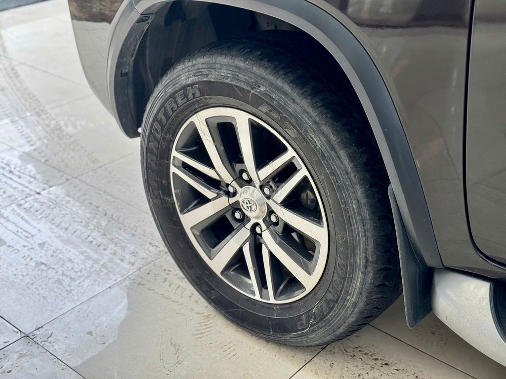 Fortuner 2 cầu, SUV siêu lướt 1 chủ (GIÁ CÒN GIẢM). Mua bán Ô tô tại Quận Gò Vấp Tp Hồ Chí Minh được đăng bởi Nguyễn Phi Trường Vũ hình 11
