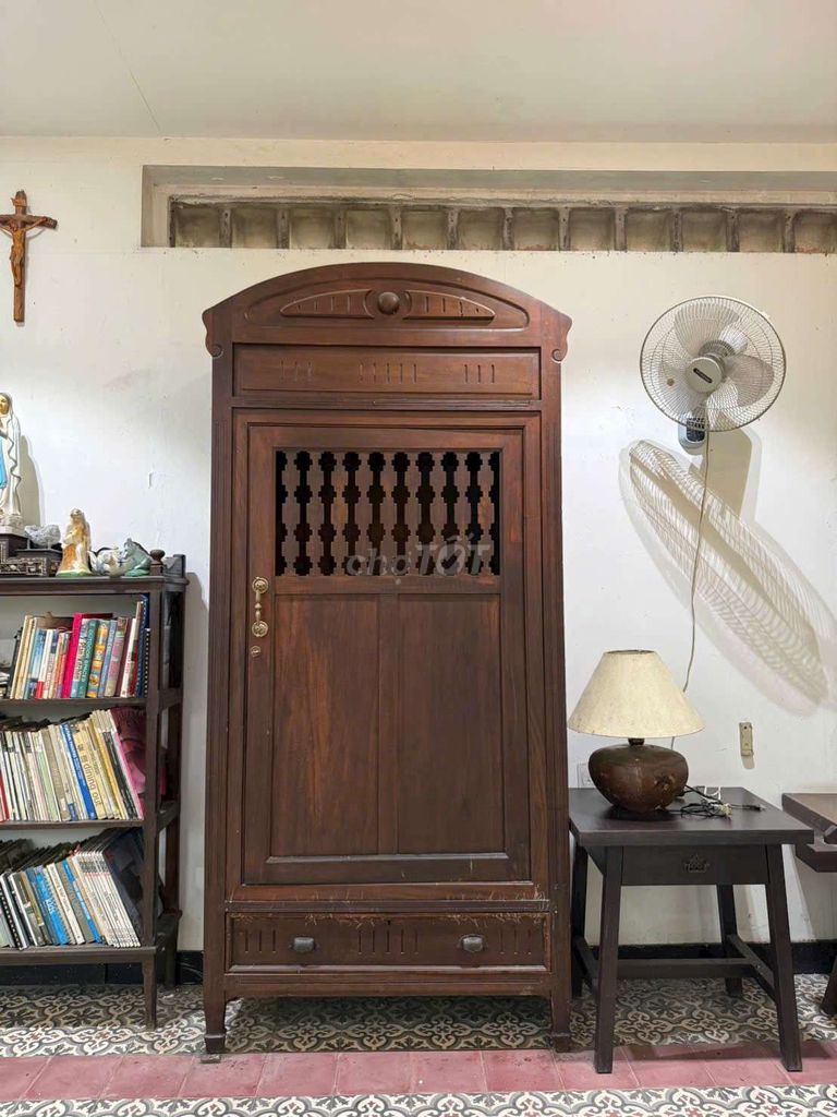 Tủ quần áo Gỗ xưa thời pháp. Mua bán Tủ, kệ gia đình tại Quận 12 Tp Hồ Chí Minh được đăng bởi Liên hình 1