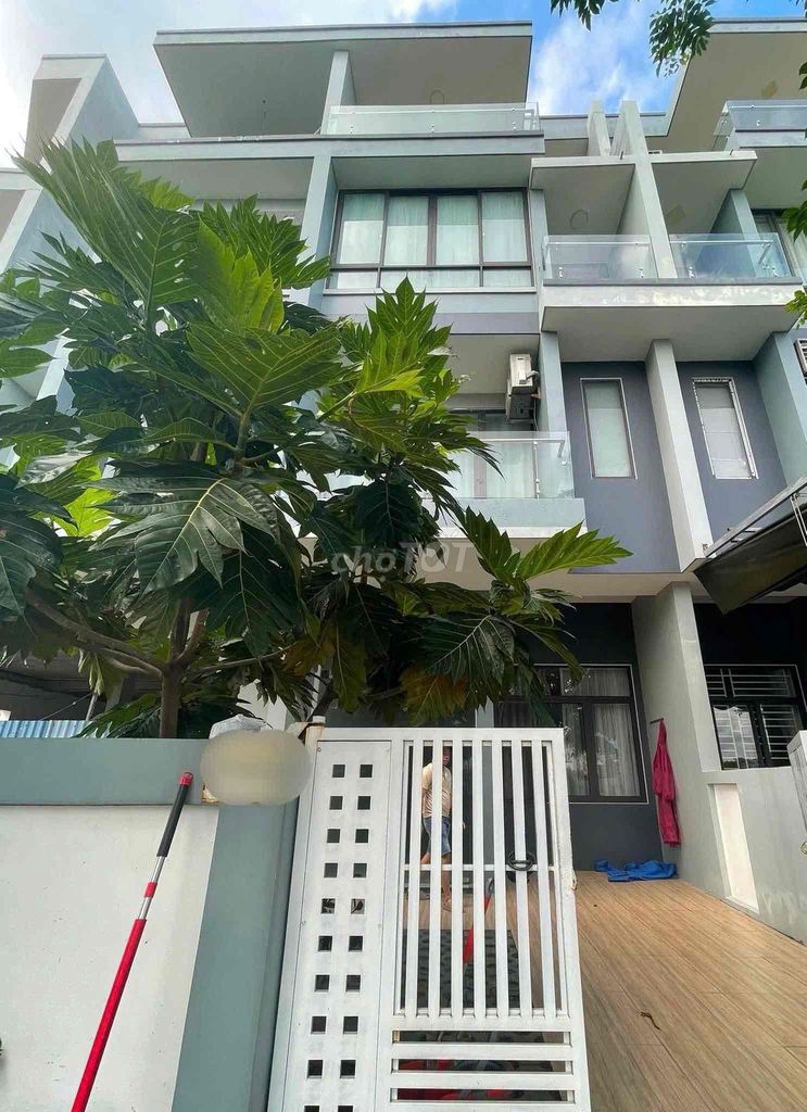 Аренда · 4 комн. · 115 м² · Quận Hải Châu, ул. KĐT Đa Phước