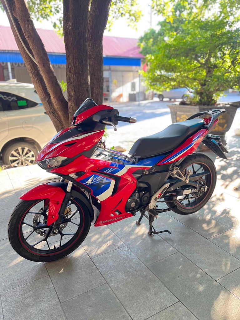 Красная ручная тележка Honda Winner V3