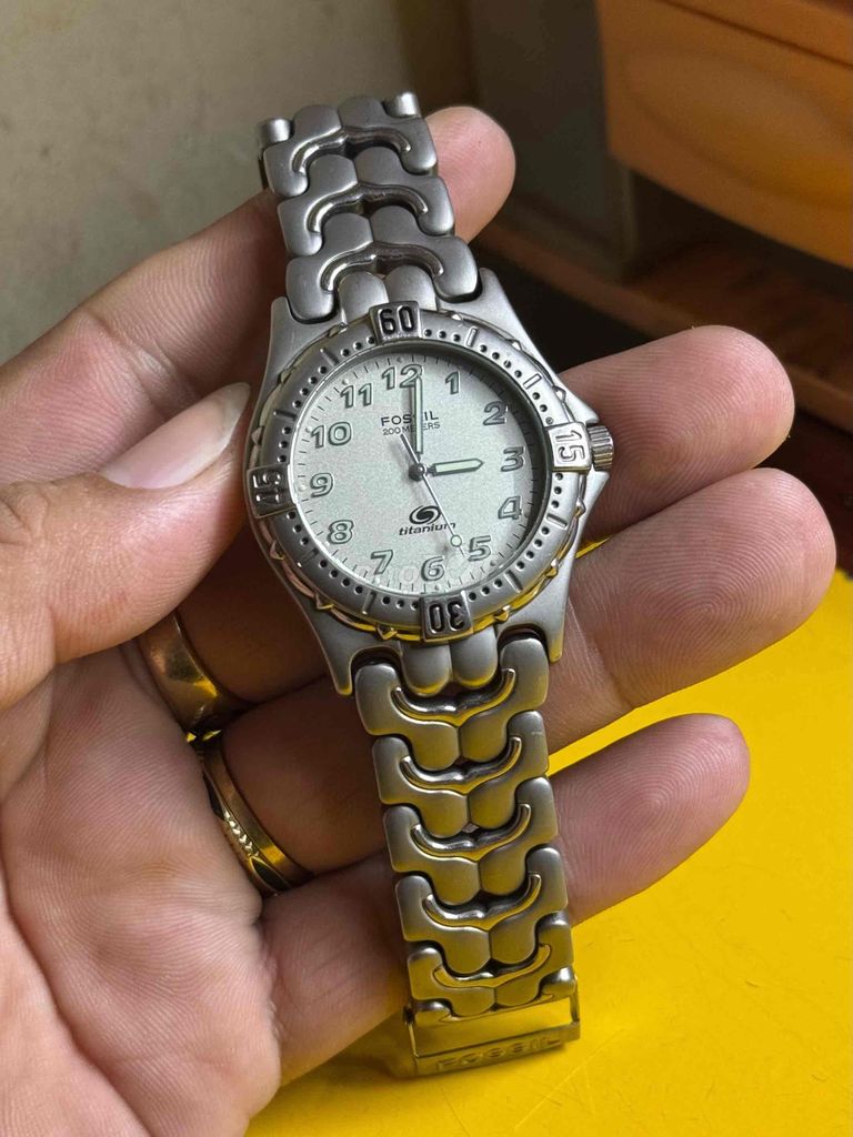 Đồng hồ Fossil Titanium (giá 888k). Mua bán Đồng hồ tại Quận Tân Bình Tp Hồ Chí Minh được đăng bởi Chuyên Bán Đồ 2hand hình 1