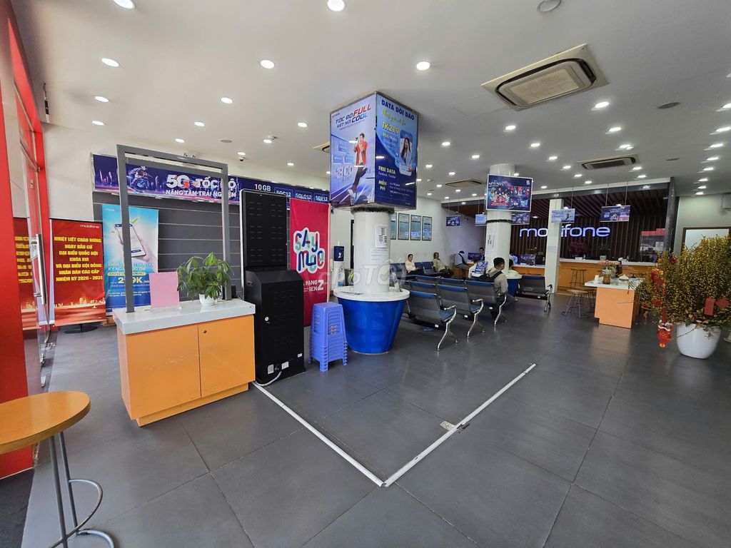 BUIDING 10 tầng ngay Lotte Mart Cộng Hoà, 1600m2 sàn văn phòng