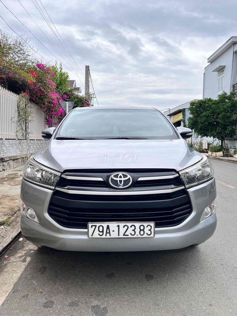 Семейство Toyota Innova E 2016 MT без обслуживания