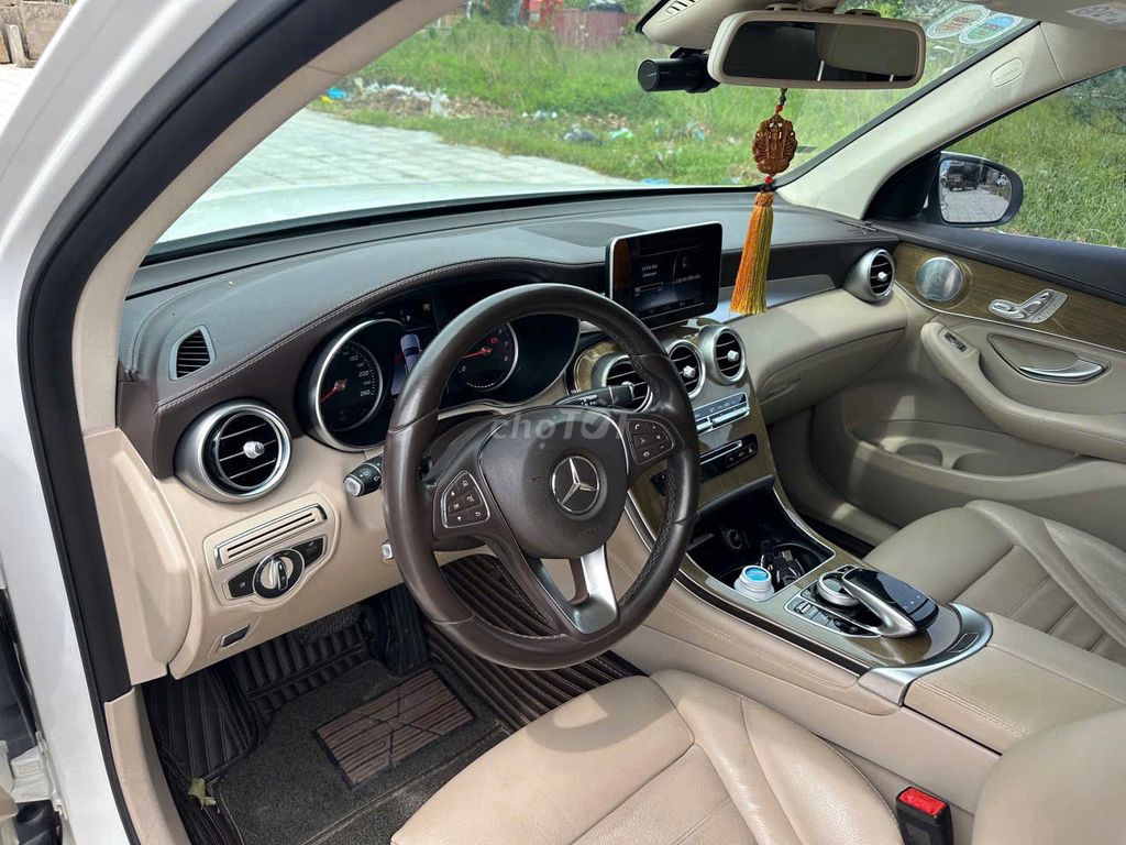 Mercedes Benz GLC250 4MATIC 2018. Mua bán Ô tô tại Quận Thanh Xuân Hà Nội được đăng bởi Nguyễn Tuấn Hoàng hình 5