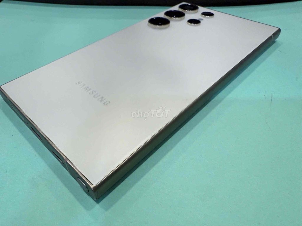 Samsung Galaxy S24 Ultra 256GB Vàng 99% mới. Mua bán Điện thoại tại Thị xã Bến Cát Bình Dương được đăng bởi Roland Garox hình 1