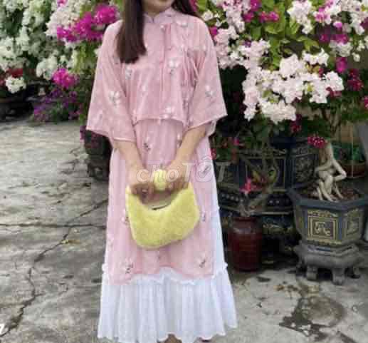 Áo dài cách tân Remmus Nữ Hồng. Mua bán Quần áo tại Quận Hoàng Mai Hà Nội được đăng bởi Ếch Xanh hình 1