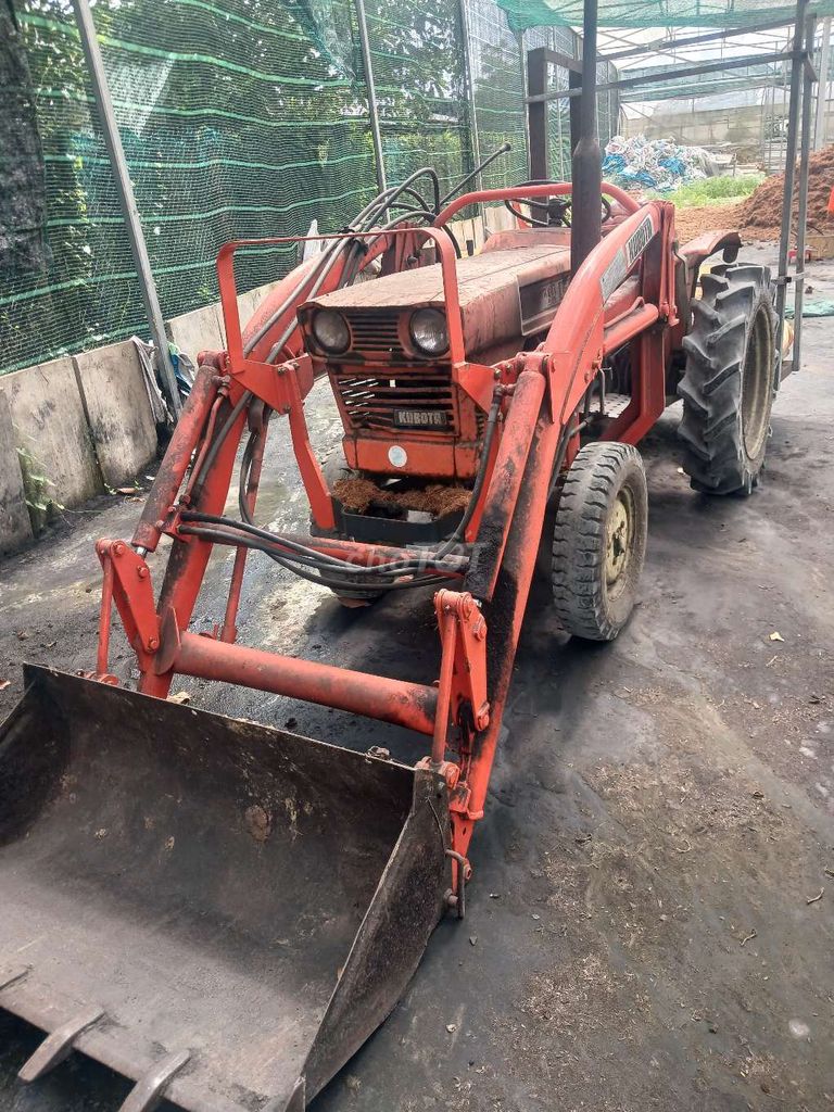 Xe kobota gắn gầu xúc. Mua bán Phương tiện khác tại Huyện Củ Chi Tp Hồ Chí Minh được đăng bởi Manh Tran hình 5