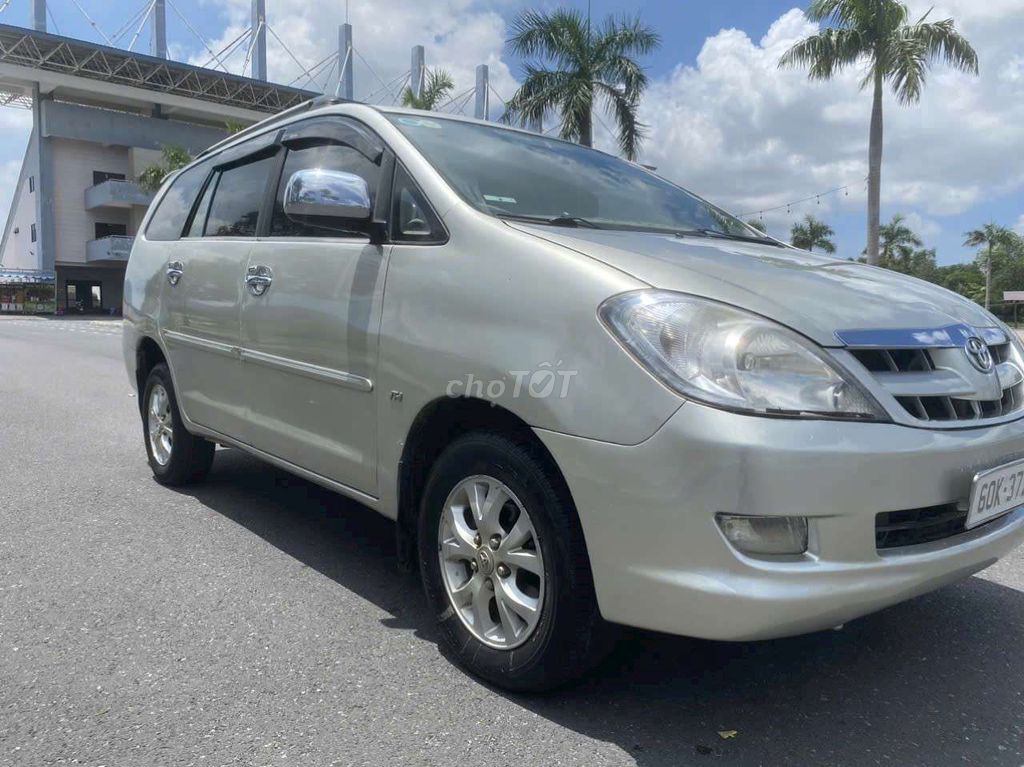 Toyota Innova 2008 G - 200000 km