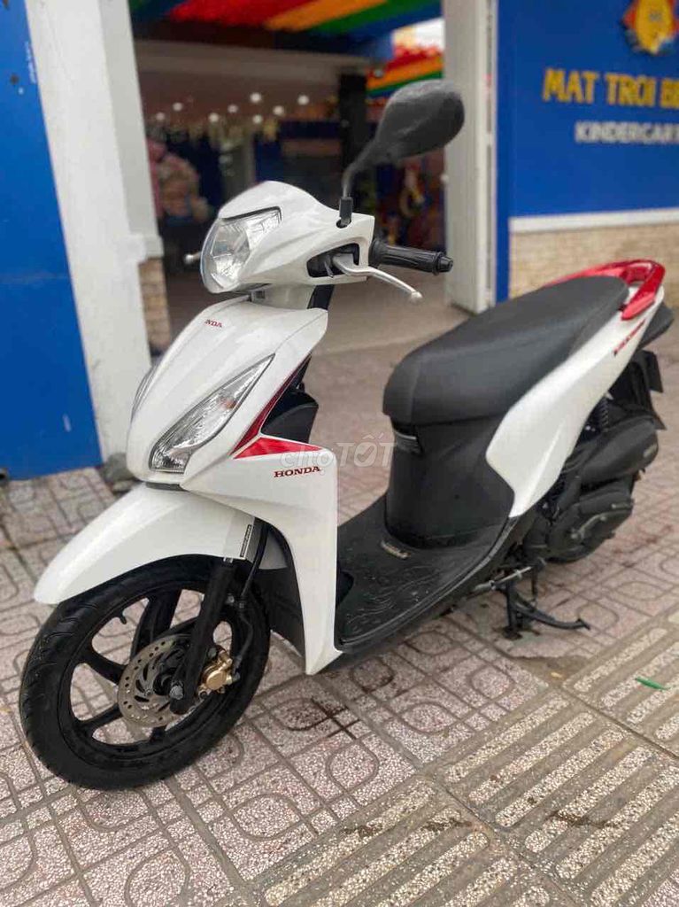 VISION 2015 cavet theo xe bộ hồ sơ công chứng cũ. Mua bán Xe máy tại Quận 7 Tp Hồ Chí Minh được đăng bởi Gia Bảo  hình 3