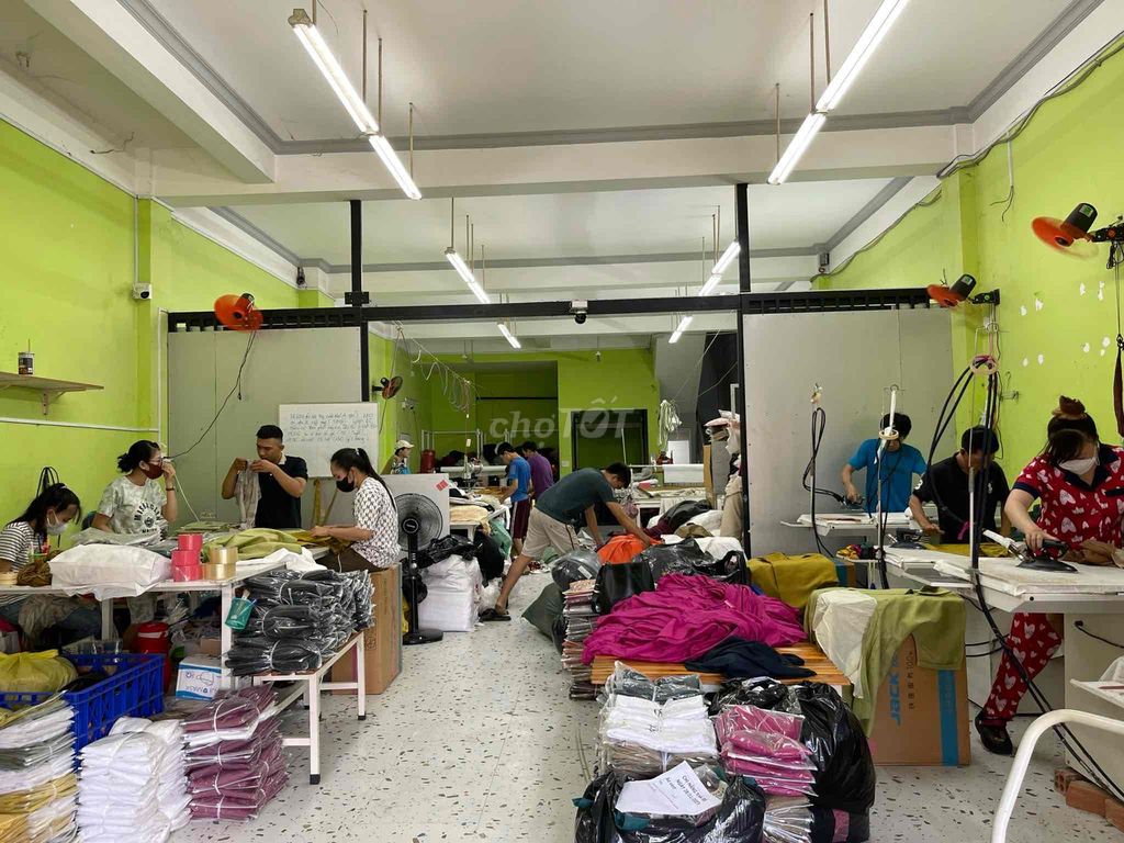 tuyển 2 thợ ủi bàn hơi công nghiệp. Việc làm Công nhân tại Quận 7 Tp Hồ Chí Minh được đăng bởi Anh Cường hình 3