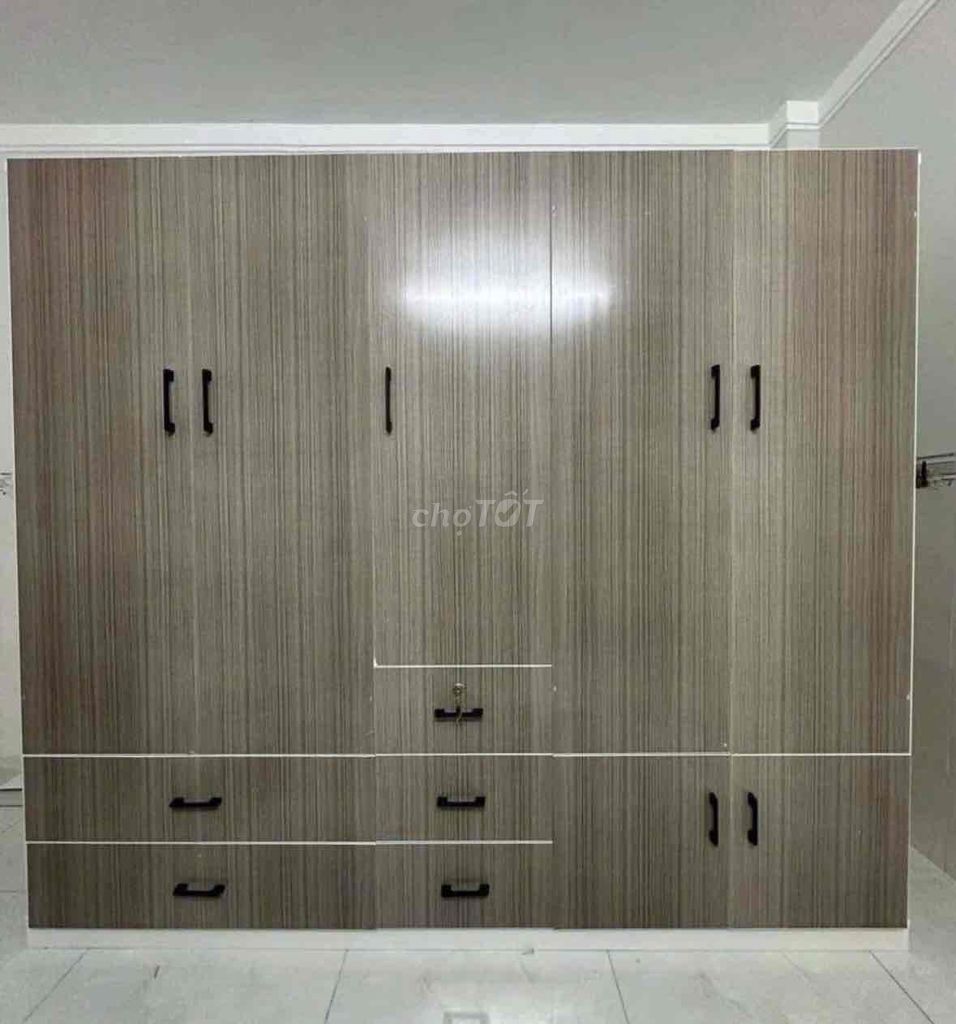 Tủ quần áo Nhựa Đài Loan vân gỗ 2m05x1m8x47cm. Mua bán Tủ, kệ gia đình tại Thành phố Dĩ An Bình Dương được đăng bởi Hong Le hình 1