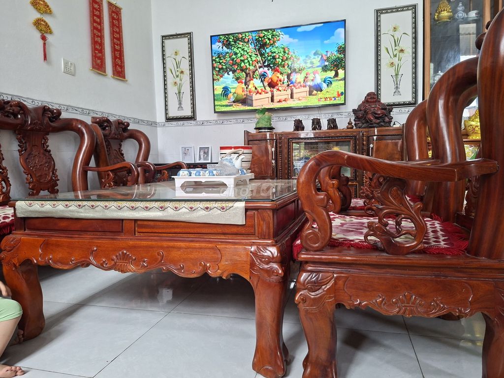 Bộ bàn ghế gỗ Nâu và giường. Mua bán Bàn ghế tại Thị xã An Khê Gia Lai được đăng bởi Tèo em hình 1