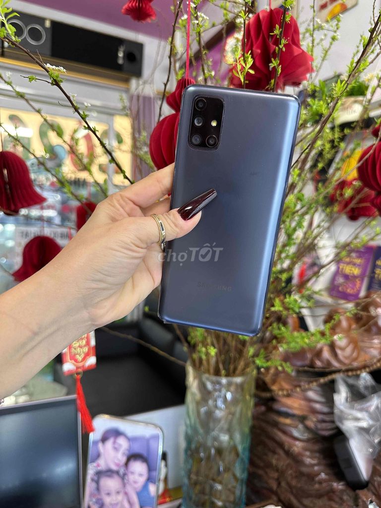 👉LÂU Đc em sam sung m51 zin chuẩn pin 7000. Mua bán Điện thoại tại Quận Tân Phú Tp Hồ Chí Minh được đăng bởi LỆ MỸ mobile hình 1
