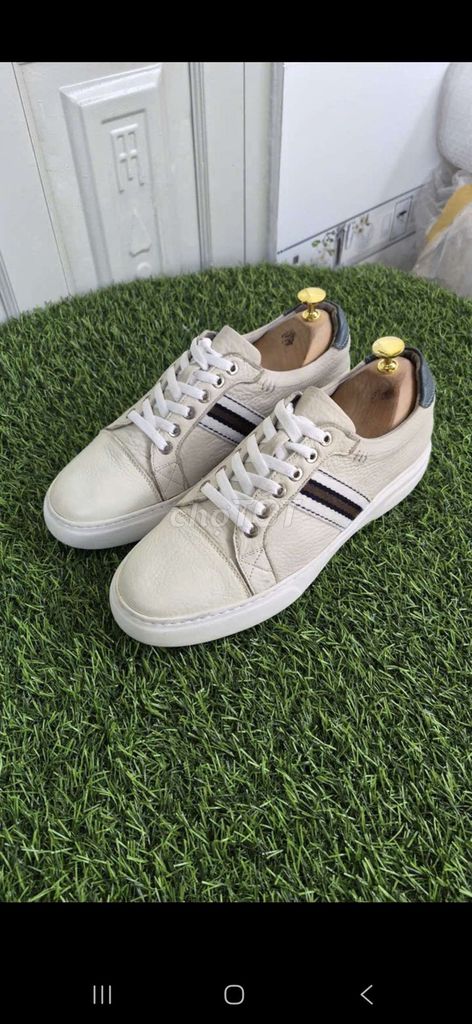 Giày thể thao Nam Trắng kem size 40.5-41. Mua bán Giày dép tại Huyện Nhơn Trạch Đồng Nai được đăng bởi Túi Si Ngọc Khánh  hình 1