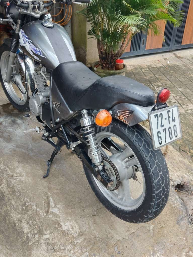 Nhà có con mô tô 125 cc cần bán. Mua bán Xe máy tại Huyện Trảng Bom Đồng Nai được đăng bởi đinh long hình 5