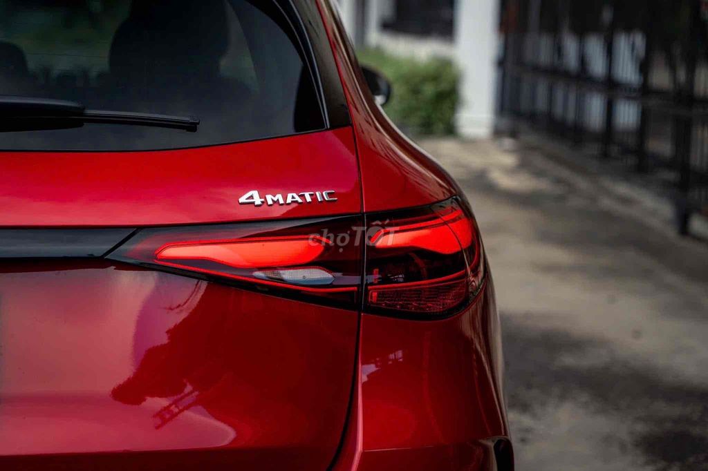 GLC300 4Matic All New - 9000 km - 2tỷ2 là LẤY. Mua bán Ô tô tại Quận 1 Tp Hồ Chí Minh được đăng bởi Lưu Thế Hoàng hình 10