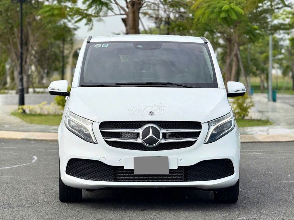 Mercedes Benz V250