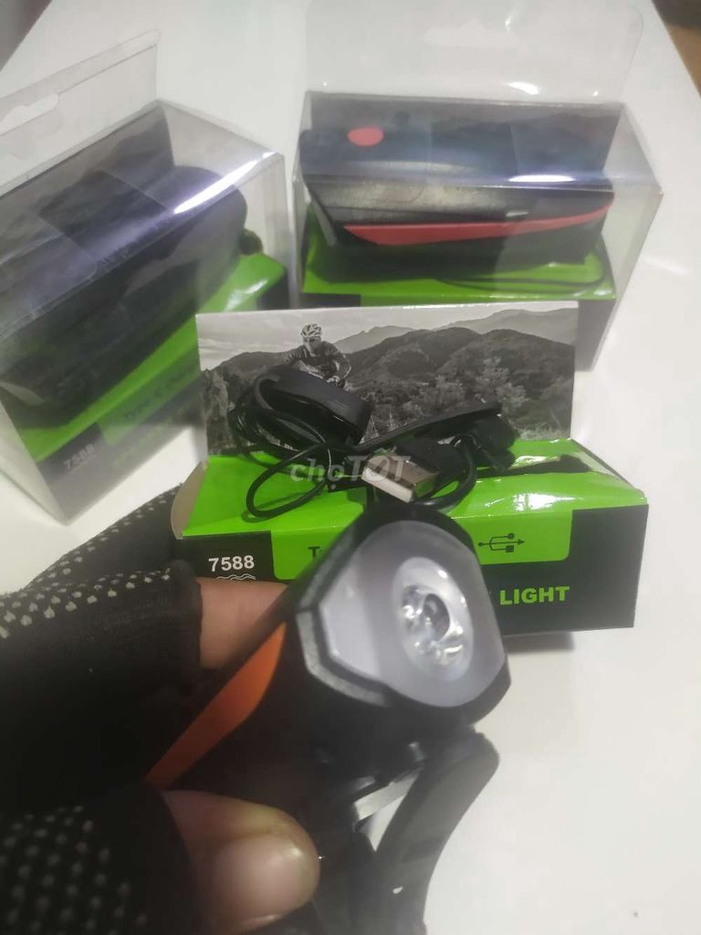 Đèn còi xe đạp 3 màu Đen, Cảm và đỏ. Mua bán Phụ tùng xe tại Quận 7 Tp Hồ Chí Minh được đăng bởi 12Bike hình 4