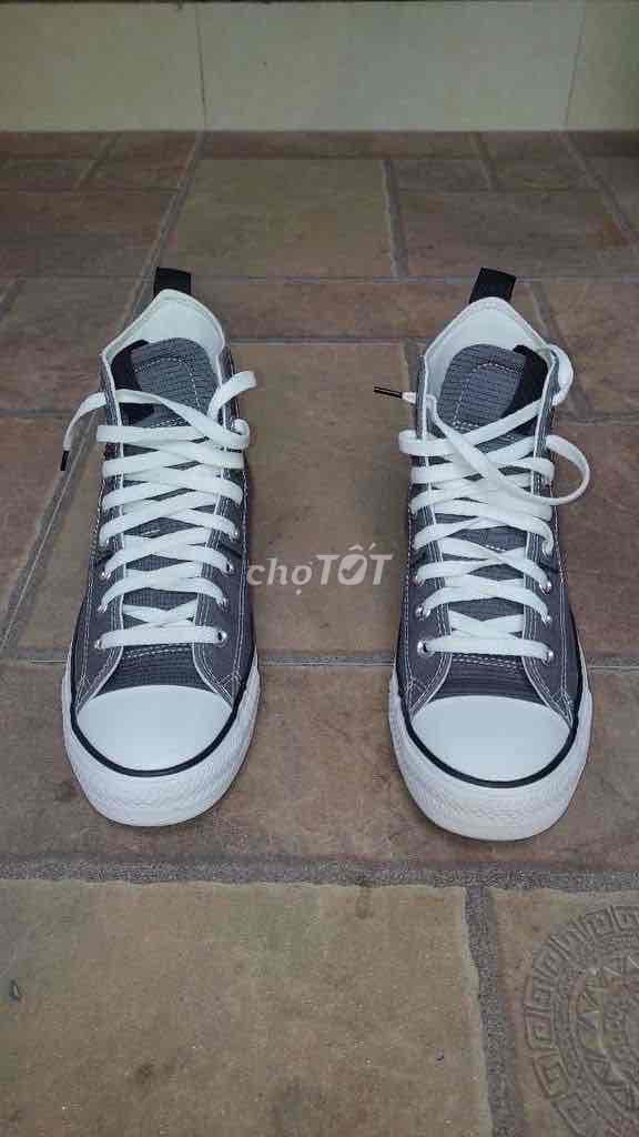 Giày Converse cao cổ Xám nam nữ size 41 new98%. Mua bán Giày dép tại Quận Long Biên Hà Nội được đăng bởi Giang hình 1