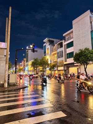 Townhouse 85 m² · 8 bed · Đường D5