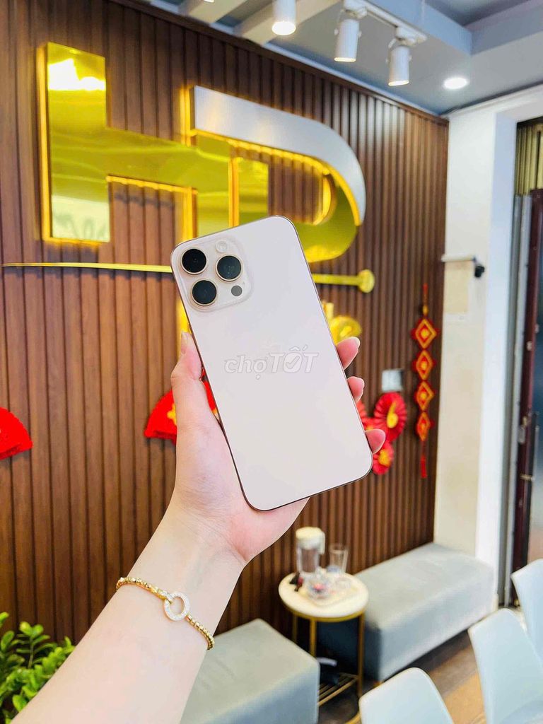 Apple iPhone 16 Pro Max 256GB Vàng. Mua bán Điện thoại tại Thành phố Đà Lạt Lâm Đồng được đăng bởi HD mobile Bán IPhone Trả Góp hình 1